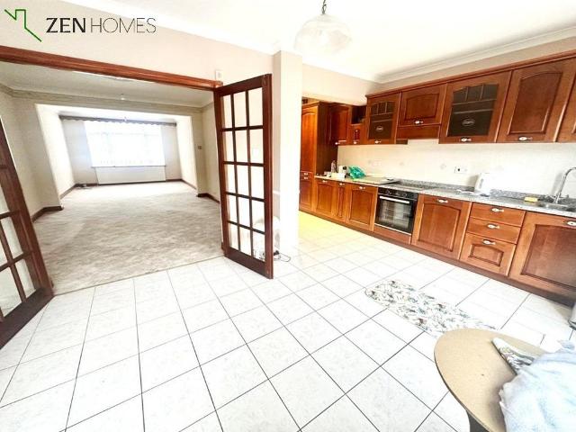 Waltham Cross EN8 3 bed terraced house to rent £2,400 pcm £554 pw