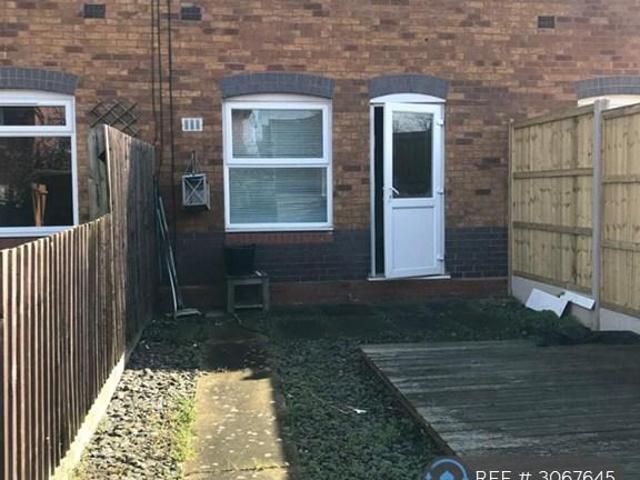Waltham Gardens, Banbury, OX16 2 bed terraced house to rent £1,400 pcm £323 pw