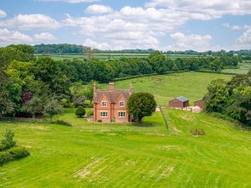 Waltham Road, Freeby, Melton Mowbray 5 bed detached house to rent £3,500 pcm £808 pw