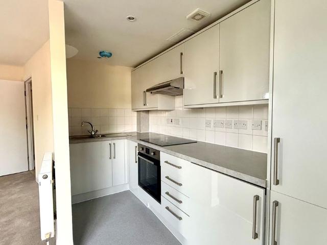 Waltham Road, Woodford Green IG8, 2 bed flat to rent, £1,600 pcm | PrimeLocation