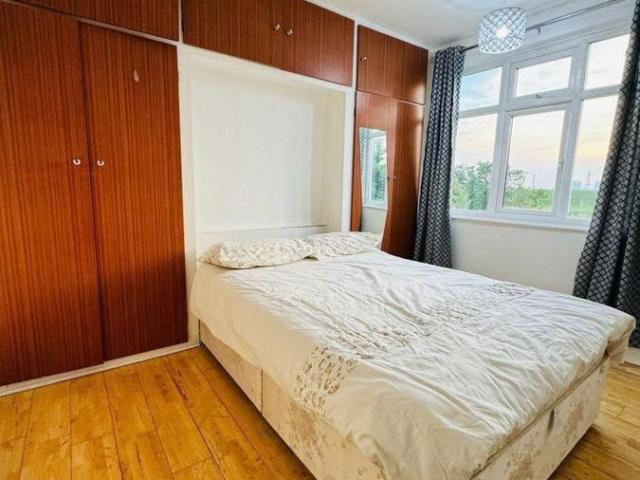 Waltham Way, Chingford E4, 1 bed terraced house to rent, £850 pcm | PrimeLocation