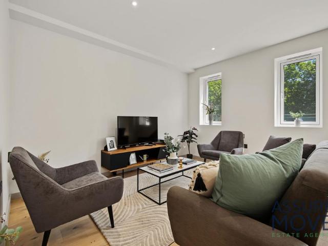 Walthamstow, E17 2 bed flat to rent £2,250 pcm £519 pw
