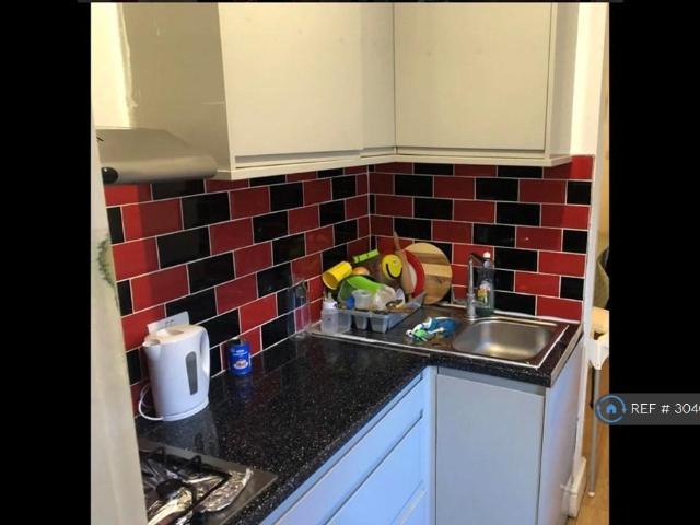 Walthamstow, London, E17 1 bed flat to rent £1,500 pcm £346 pw