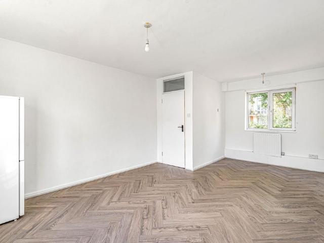 Walthamstow, London E17 1 bed flat to rent £1,700 pcm £392 pw