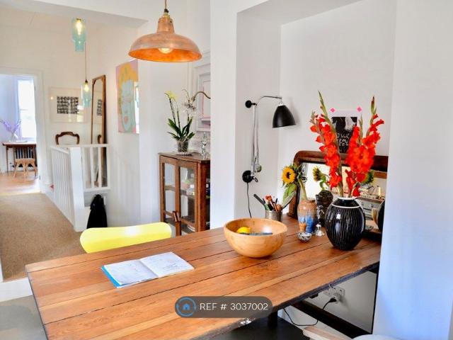 Walthamstow, London E17, 1 bed flat to rent, £1,975 pcm | PrimeLocation