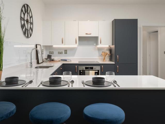 Walton Court, Walton On Thames KT12, 2 bed flat to rent, £2,202 pcm | PrimeLocation