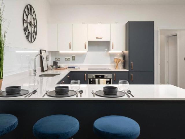Walton Court, Walton On Thames KT12, 2 bed flat to rent, £2,298 pcm | PrimeLocation