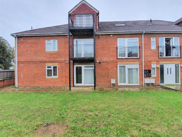 Walton Avenue, South Harrow HA2, 1 bed flat to rent, £1,300 pcm | PrimeLocation