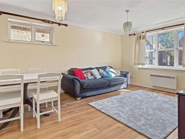 Walton Grange, Bath Road, Swindon, Wiltshire, SN1