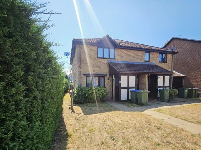 Walton On Thames, Surrey KT12, 1 bed maisonette to rent, £1,500 pcm | PrimeLocation