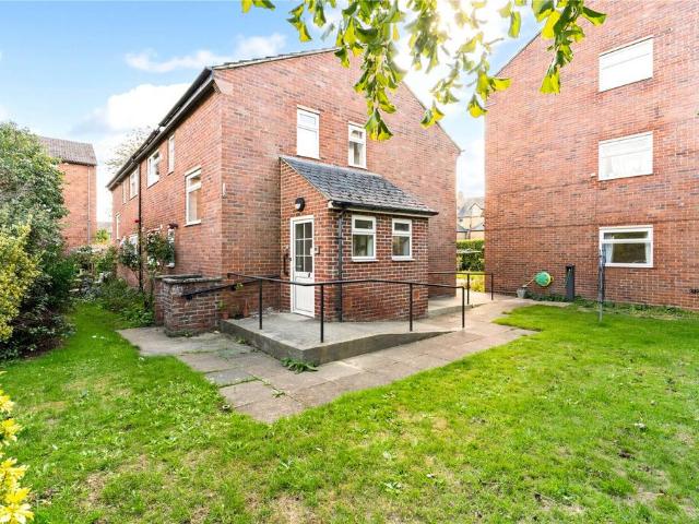 Walton Manor Court, Oxford. 1 bed apartment to rent £1,835 pcm £423 pw