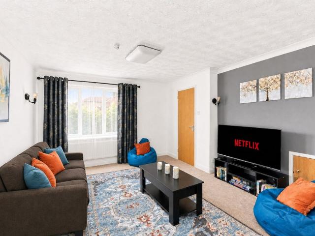 Walton MK7, 3 bed flat to rent, £3,600 pcm | PrimeLocation