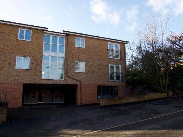 Walton, Stone ST15 2 bed apartment to rent £795 pcm £183 pw