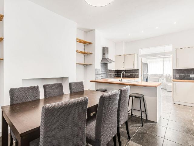 Walton Street, Oxford OX1, 3 bed flat to rent, £3,150 pcm | PrimeLocation