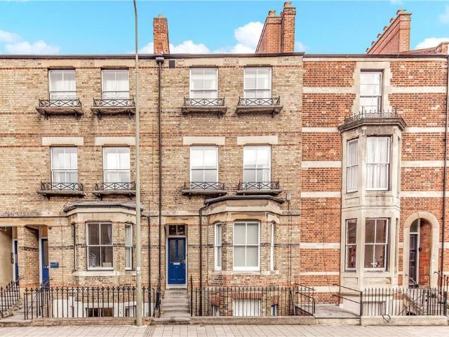 Walton Street, Oxford, Oxfordshire, OX1 3 bed terraced house to rent £3,440 pcm £794 pw