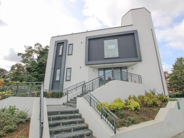 Walton Street, Aylesbury HP21, 2 bed flat to rent, £1,250 pcm | PrimeLocation