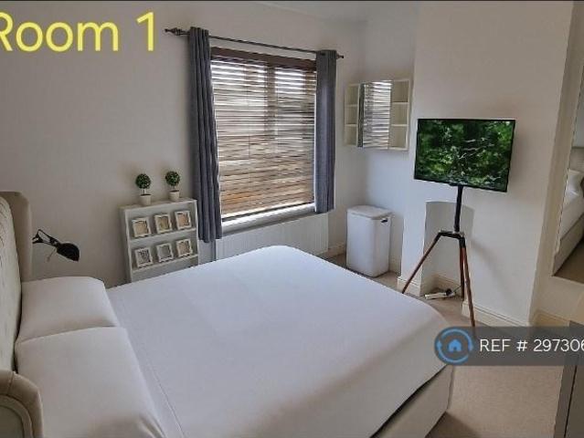 Walton, Peterborough, PE4 1 bed in a house share to rent £700 pcm £162 pw