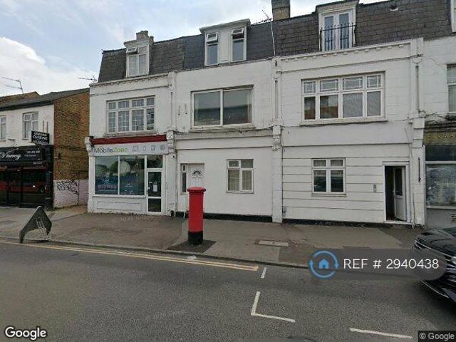 Walton Road, West Molesey, KT8 3 bed flat to rent £1,875 pcm £433 pw