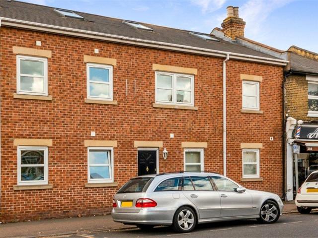 Walton Road, West Molesey, KT8