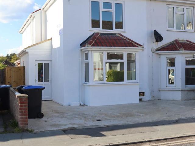 Walton Road, Woking GU21, 2 bed semi detached house to rent, £1,650 pcm | PrimeLocation