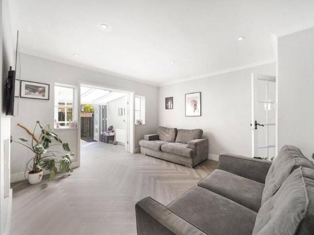 Walton Road, Bushey, Hertfordshire