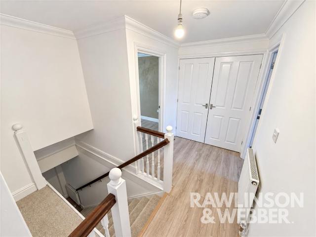 Walton Road, East Molesey KT8, 2 bed maisonette to rent, £1,995 pcm | PrimeLocation