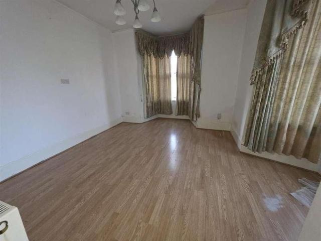 Walton Road, Hoddesdon, EN11
