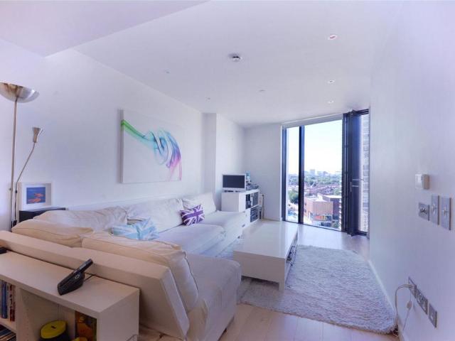 Walworth Road, Elephant and Castle. 1 bed flat to rent £2,400 pcm £554 pw