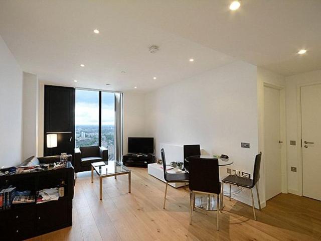 Walworth Road, Elephant and Castle. 1 bed flat to rent £2,400 pcm £554 pw