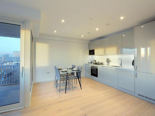 Walworth Road, Elephant and Castle. 1 bed flat to rent £2,900 pcm £669 pw