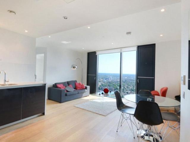 Walworth Road, Elephant and Castle. 2 bed flat to rent £3,467 pcm £800 pw