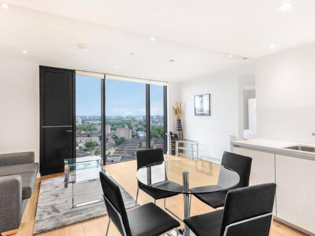 Walworth Road, Elephant and Castle. 2 bed flat to rent £3,467 pcm £800 pw