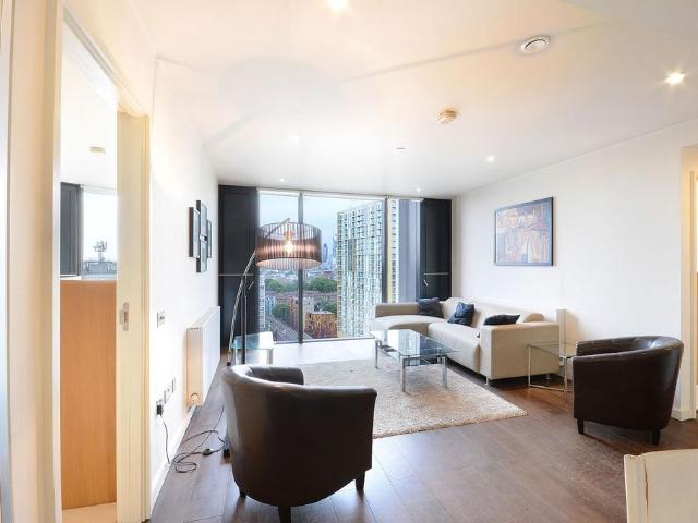 Walworth Road, Elephant and Castle. 2 bed flat to rent £3,800 pcm £877 pw