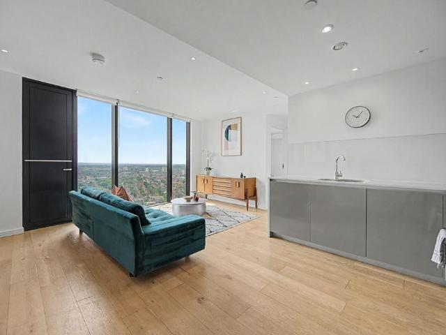 Walworth Road, Elephant and Castle. 2 bed flat to rent £4,000 pcm £923 pw