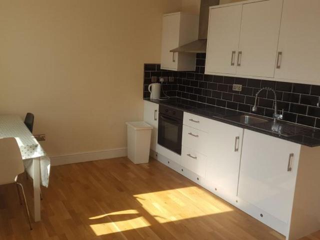 Walworth Road, London SE17, 2 bed flat to rent, £2,200 pcm | PrimeLocation