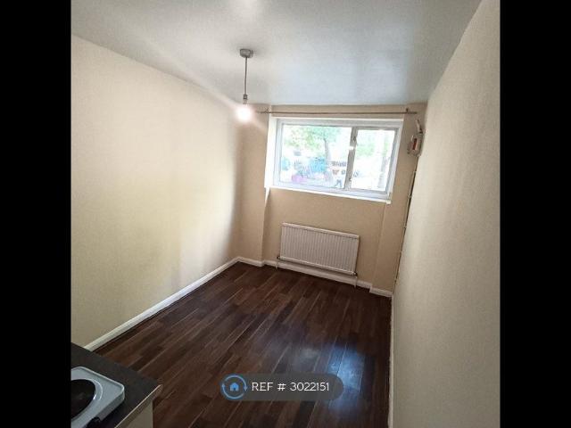 Walworth Road, London SE1, Studio to rent, £1,050 pcm | PrimeLocation