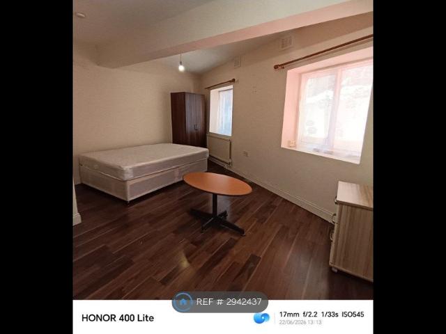 Walworth Road, London SE1, Studio to rent, £1,200 pcm | PrimeLocation