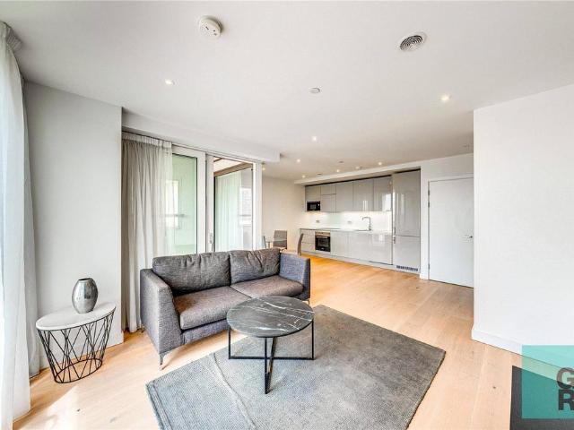 Walworth Road, Walton Heights. 1 bed property to rent £2,980 pcm £688 pw