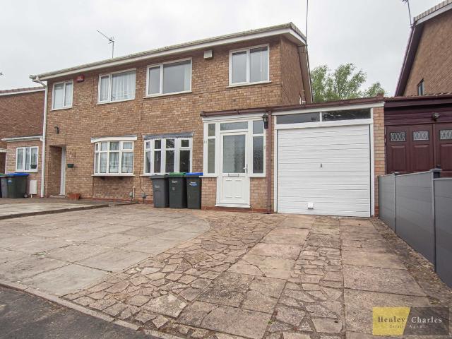 Walcot Drive, Great Barr, Birmingham B43, 3 bed semi detached house to rent, £1,300 pcm | PrimeLocation