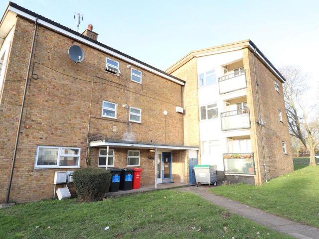 Walden End, Stevenage SG1 1 bed flat to rent £1,050 pcm £242 pw