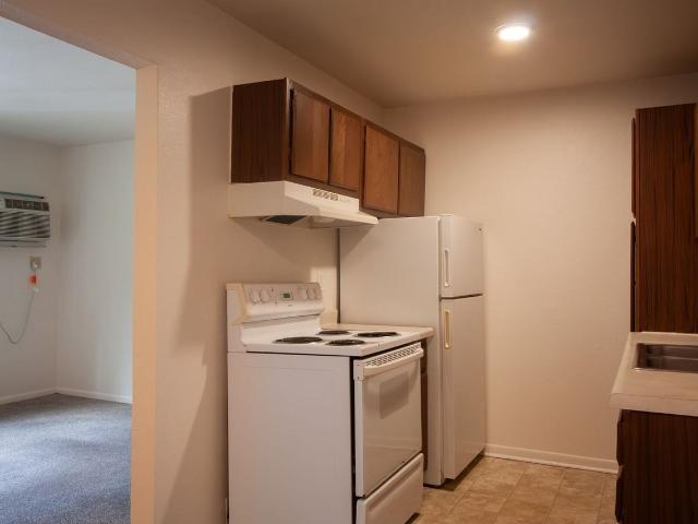 Walden Woods Walden Caddis, LLC 2 Bedroom Apartment for Rent at 2345 N Harrison Rd, East Lansing, MI 48823