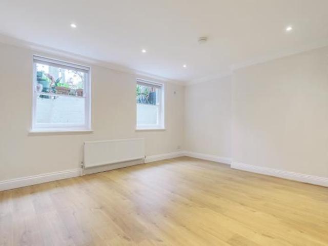 Waldegrave Park, Twickenham TW1, 1 bed flat to rent, £1,700 pcm | PrimeLocation
