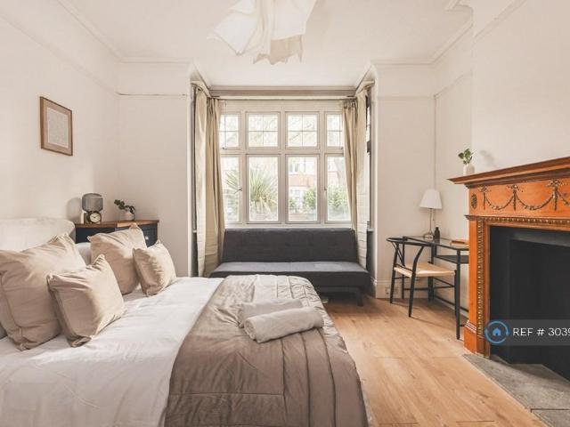 Waldegrave Road, London, W5 1 bed in a house share to rent £775 pcm £179 pw