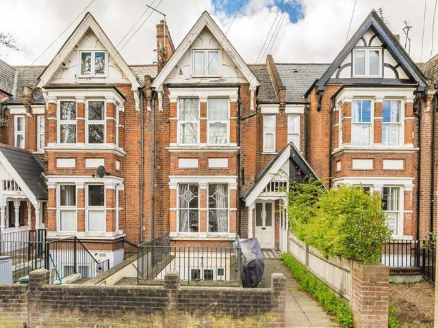 Waldegrave Road, Teddington TW11 1 bed flat to rent £1,395 pcm £322 pw