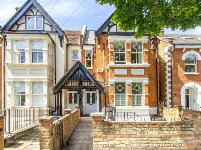 Waldegrave Road, Teddington TW11, 2 bed flat to rent, £2,295 pcm | PrimeLocation