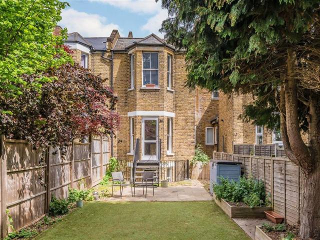 Waldegrave Road, Teddington TW11, 2 bed flat to rent, £2,195 pcm | PrimeLocation