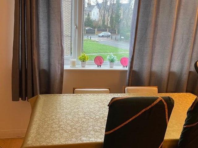 Waldronhyrst, South Croydon CR2 2 bed flat to rent £800 pcm £185 pw