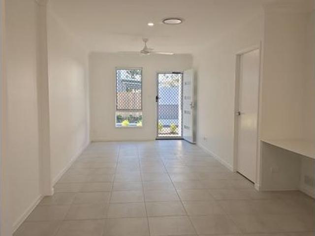 WALER HEIGHTS BRAND NEW LUXURY TOWNHOUSES