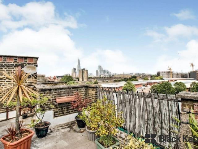 Waleran Flats Old Kent Road, Borough/London Bridge SE1, 2 bed flat to rent, £2,253 pcm | PrimeLocation
