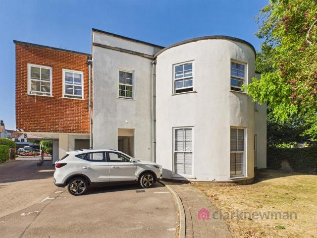 Walfords Close, Harlow CM17 2 bed apartment to rent £1,600 pcm £369 pw